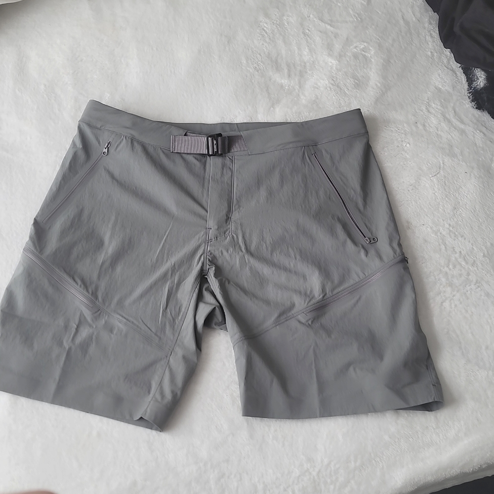 NEW* ARC'TERYX M Gamma Quick dry short 9"